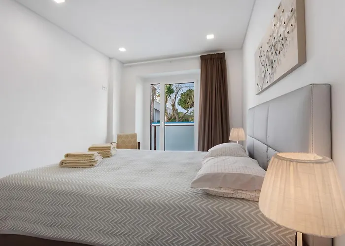 Casa Dos Terracos T2 Rc Apartment